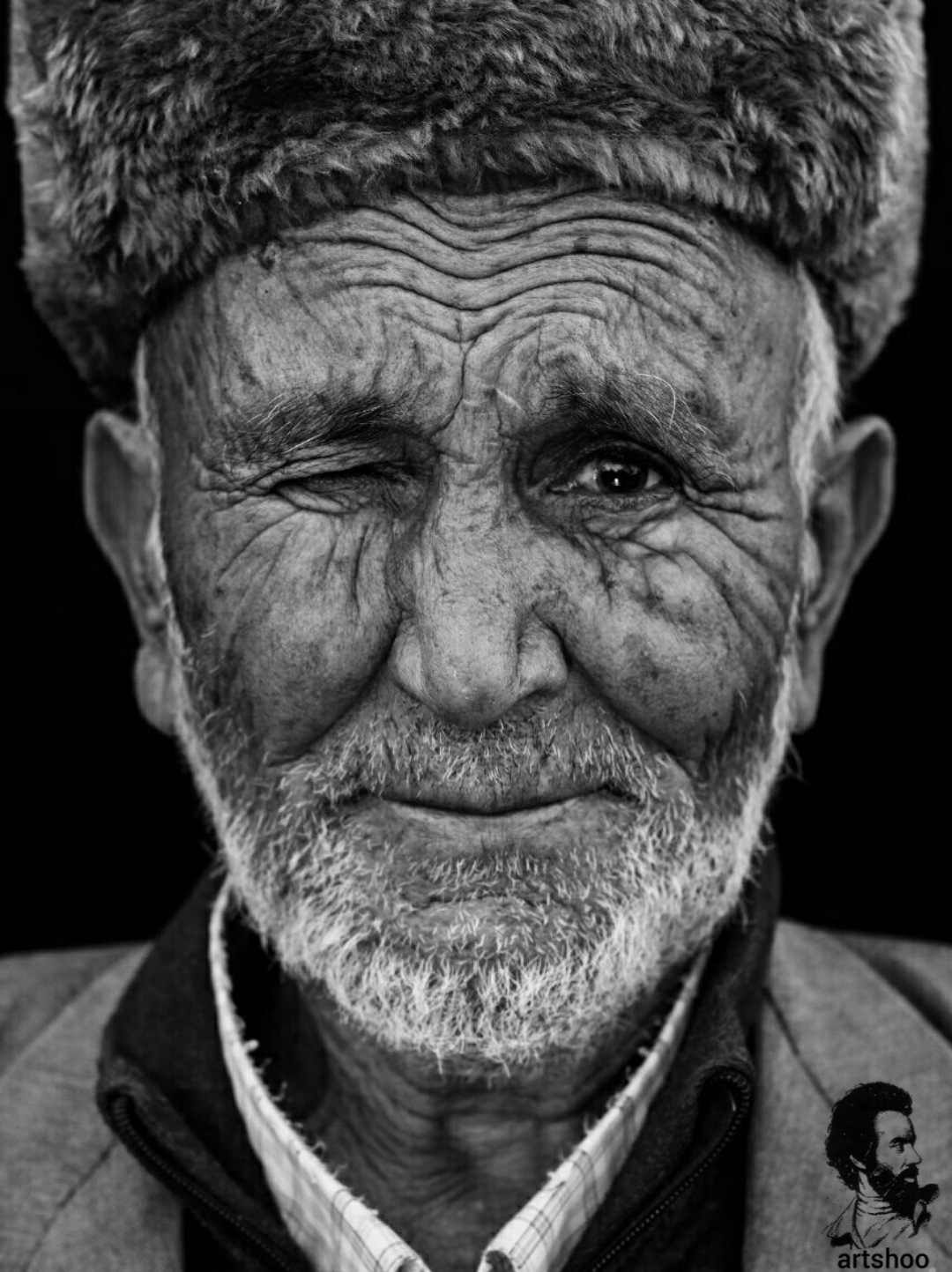 مدل پرتره سیاه قلم